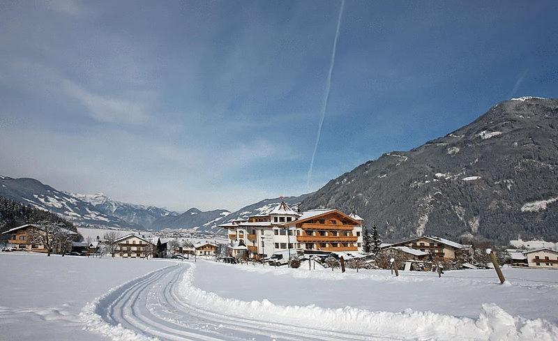 Hotel Magdalena Im Zillertal - Urlaub Mit Hund Ried im Zillertal Esterno foto